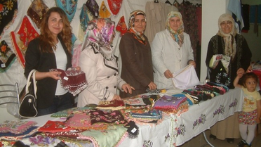Burhaniye'de Kız Öğrenciler İçin Kermes