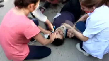 Otomobil, Önce Çocuğa, Ardından Onu Bekleyen Kuzenine Çarptı