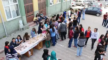 Öğrenciler Engelleri 'Kermes'le Aştı
