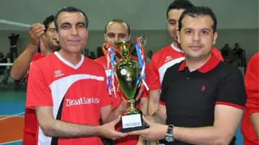 Derik'te Spor Turnuvaları Sona Erdi