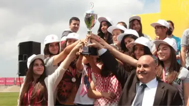 Ümraniye Spor Oyunlarında Dereceye Girenler Ödüllerini Aldı