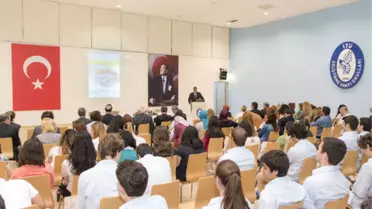 Uzmanlar Bilinçli İnternet Kullanımı İçin Bir Araya Geldi