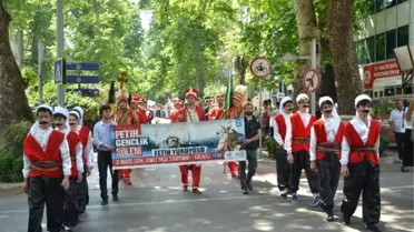 İstanbul'un Fethinin Yıl Dönümünde Karadan Gemi Yürüttüler