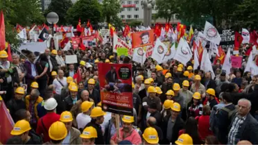 Köln'de Aleviler Erdoğan'ı Protesto İçin Toplandı
