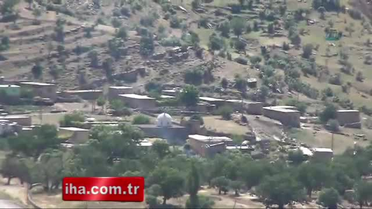 Maliye Bakanı Şimşek, Kürtçe Tabelayı Elleriyle Taktı