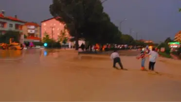 Osmancık İlçesi Sel Suları Altında Kaldı, 1 Kişi Öldü (3)