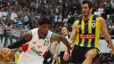 Pınar Karşıyaka-Fenerbahçe Ülker: 67-74