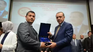 Demir ve Tonka Başbakanın Elinden Ödülünü Aldı