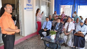 Polis Eşlerinden Dekoratif El Sanatları Sergisi
