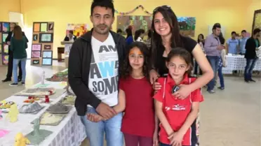 Tegv'den 'Renkli Kalemler Gazetesi' Sergisi