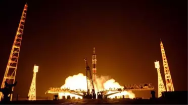 Soyuz Uzay Aracı, Uui'ye Kenetlendi