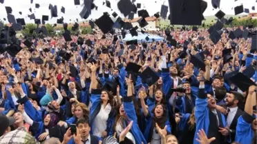 Dpü'de Mezuniyet Sevinci