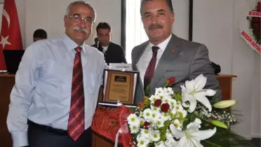 Madeni Sanatkarlardan Başkan Tuna'ya Plaket