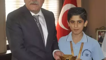 Vali Hasan İpek: 'Çözüm Sürecinde Ciddi Katkıları Olan Öcalan'ı Takdirle Karşılıyorum'