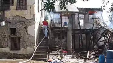 Kozan'da Köy Meydanında Tabancayla Ateş Açtı: 4 Yaralı