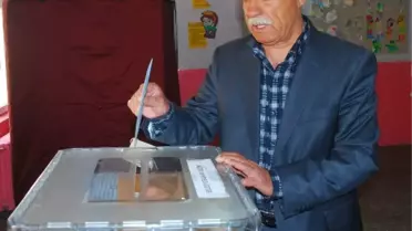 Güroymak'ta Belediye Başkan Adayları Oylarını Kullandılar