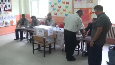 Niğde'nin Bağlama Beldesi'nde Oy Verme İşlemi Başladı
