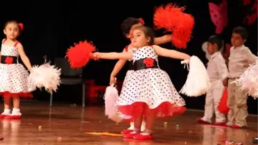 GAÜN'de Miniklerin Diploma Heyecanı