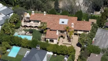 Miley Cyrus'un Evi Soyuldu