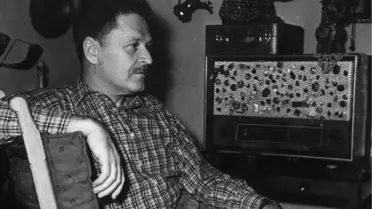 Nazım Hikmet Ölümünün 51.yıldönümünde Moskova'daki Mezarı Başında Anıldı