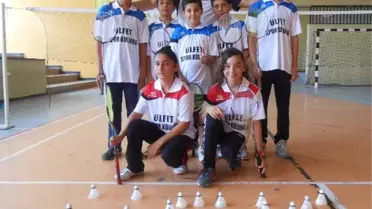 Ülfetspor 13 Yaşaltı Türkiye Badminton Şampiyonasına Gitti