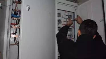 Borçlu Belediyelerin Elektrikleri Kesiliyor