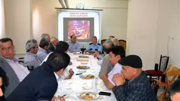 Kaymakam Mahalle Muhtarları ile Toplantı Yaptı