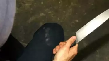 20 Lirasını İsteyen Arkadaşını Bıçakladı
