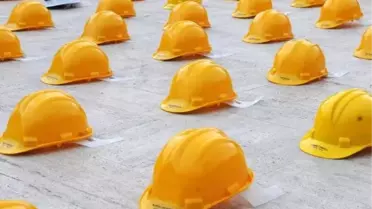 Adana'da 301 Madenciye Kasklı Anma