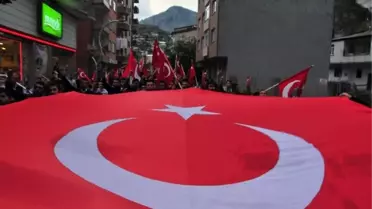 Gümüşhane'de Bayrağa Saygı Yürüyüşü