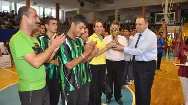 Tarsus'ta 'Atletizm Oyunları'Nda Decereye Girenler Ödüllendirildi