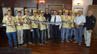 Sevinçlerini Başkan Ataç'la Paylaştılar