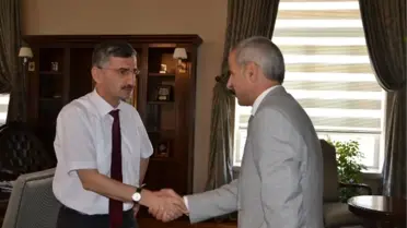 Manisa'nın Yeni Valisi Bektaş Ziyaretçilerini Kabul Etti