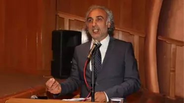 Adana Büyükşehir Belediye Meclisi'nde 'Işid ve Bayrak' Gerginliği