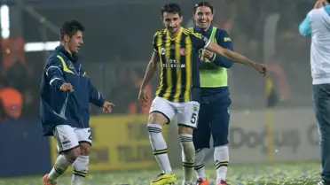 Mehmet Topal ve Emre Belözoğlu, Kocamustafapaşa'da Çocuk Yuvasına Oyun Parkı İnşa Ettirdi