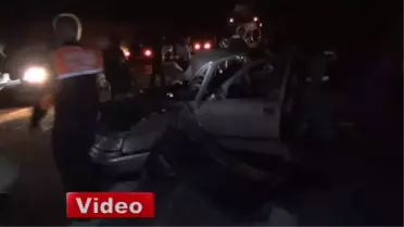 Kahta'da Otomobil Traktöre Çarptı: 1 Ölü, 3 Yaralı