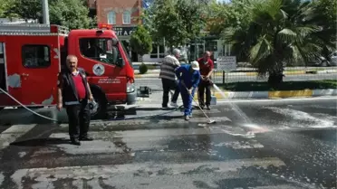 Yolcu Otobüsü ile Motosiklet Çarpıştı: 1'i Ağır 2 Yaralı