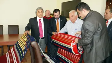 Dünyanın En Uzun Kilimi Hatay'da Dokunuyor