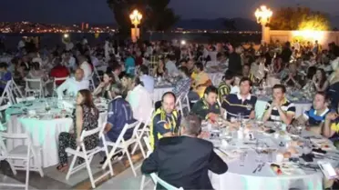 Fenerbahçe'den 100 Somalı Öğrenciye 5 Yıl Eğitim Bursu