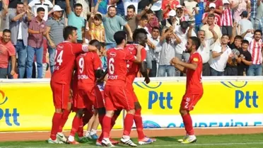 Kerem Can Akyüz Balıkesirspor'da Kaldı