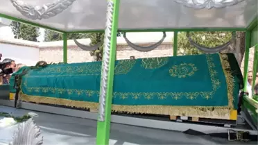 Senarist ve Yazar Ayşe Şasa Son Yolcuğuna Uğurlandı