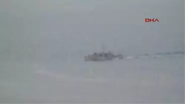 Teknesiyle Denizde Kaybolan Balıkçıyı Askeri Gemiler de Aradı