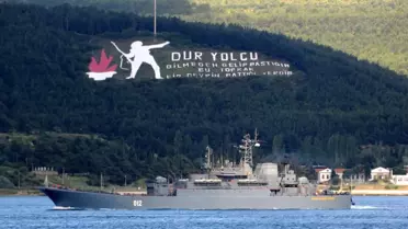 Rus Donanması'na Ait İki Gemi, Çanakkale Boğazı'ndan Geçti
