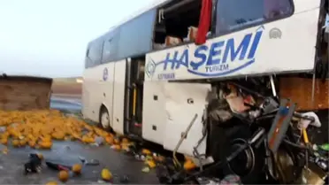 Ankara'da Otobüs ile Kamyon Çarpıştı: 1 Ölü, 40 Yaralı