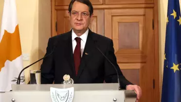 Rum Lider Anastasiadis Hastaneye Kaldırıldı