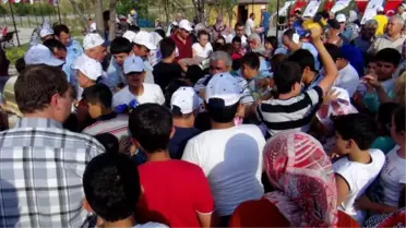 Park Açılışında Oyuncak ve Namazlık İzdihamı