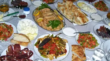 'Sağlıklı Bir Ramazan İçin İftarı İki Aşamada Tamamlayın'