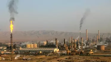 Irak, IŞİD'in Elindeki Beici Petrol Rafinerisini Bombaladı