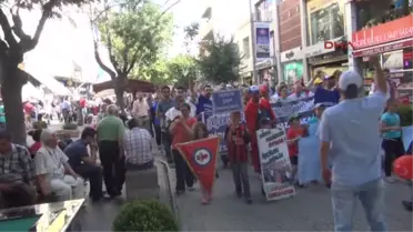 Grevci İşçiler Eş ve Çocuklarıyla Yürüdü