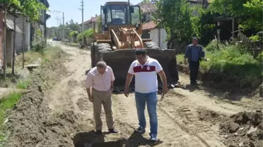 Eski Belde ve Köylerde Yol Çalışmaları Devam Ediyor